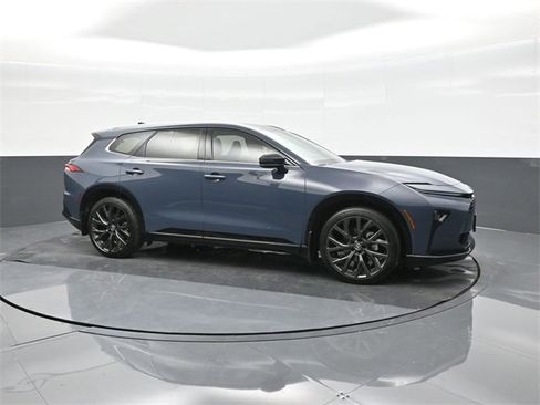 Used 2025 Toyota Crown Signia Limited image 17