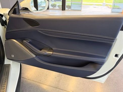 Used 2019 Ferrari Portofino RWD image 16