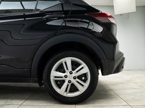 Used 2021 Nissan Kicks S image 34