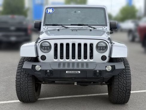 Used 2016 Jeep Wrangler Unlimited Sahara w/ Connectivity Group AWD/4WD image 6