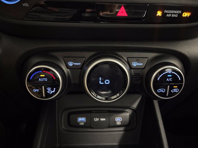 Used 2025 Hyundai Venue SEL FWD image 19