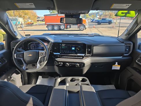 Used 2025 Chevrolet Silverado 2500 LTZ w/ Snow Plow Prep/Camper Package image 16