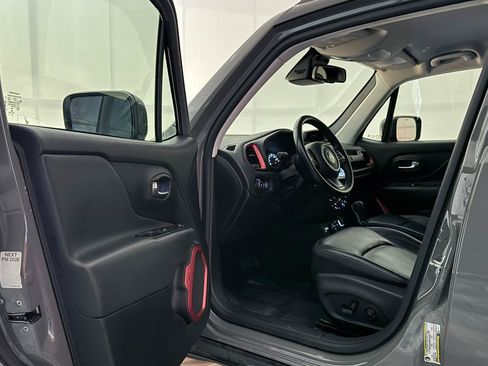 Used 2021 Jeep Renegade Trailhawk AWD/4WD image 18