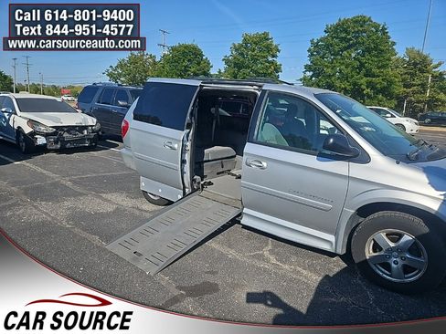 Used 2005 Dodge Grand Caravan SXT image 12