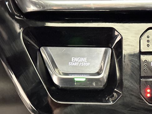 Used 2024 GMC Sierra 3500 Denali w/ Technology Package image 36