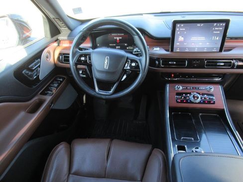Used 2023 Lincoln Aviator Reserve w/ Equipment Group 201A image 12