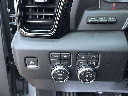 New 2026 GMC Sierra 2500 AT4X image 24