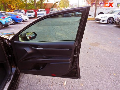 Used 2023 Toyota Camry SE FWD image 28