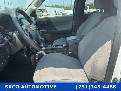 Used 2023 Toyota Tacoma SR RWD image 11