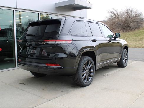 New 2026 Jeep Grand Cherokee Limited Reserve image 8