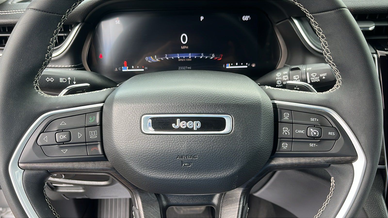 Used 2023 Jeep Grand Cherokee Limited w/ Black Appearance Package AWD/4WD image 11