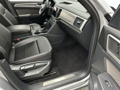 Used 2021 Volkswagen Atlas Cross Sport SE image 24