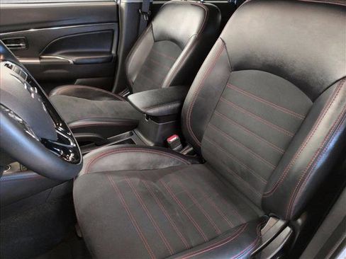 Used 2025 Mitsubishi Outlander Sport AWD image 15