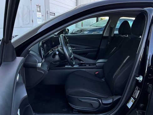 Used 2025 Hyundai Elantra SEL image 10
