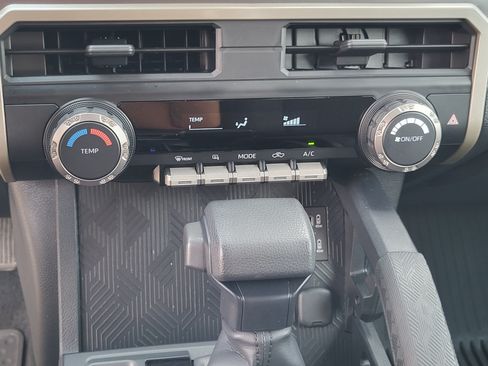 Certified 2024 Toyota Tacoma SR5 AWD/4WD image 20