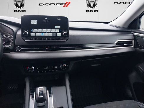 Used 2024 Mitsubishi Outlander SE image 10
