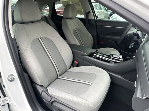 Used 2022 Hyundai Sonata SE image 25