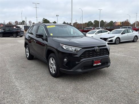 Used 2021 Toyota RAV4 XLE image 7