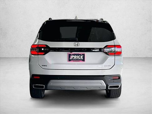 Used 2023 Honda Pilot Elite image 4