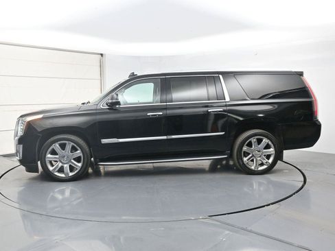 Used 2019 Cadillac Escalade ESV Luxury AWD/4WD image 21