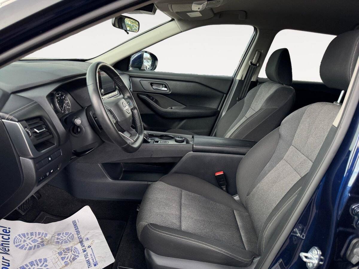 Certified 2025 Nissan Rogue SV AWD/4WD image 9
