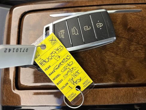 Used 2017 Genesis G90 5.0 Ultimate image 33