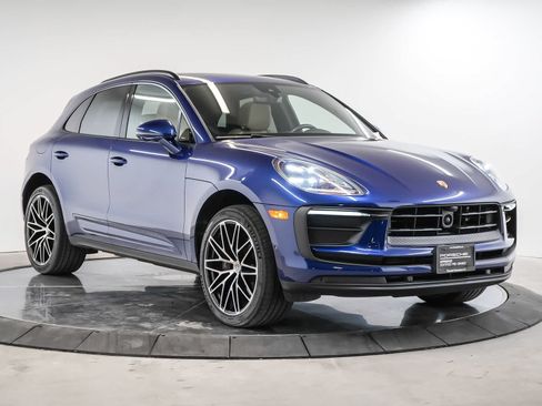 Certified 2024 Porsche Macan AWD/4WD image 7