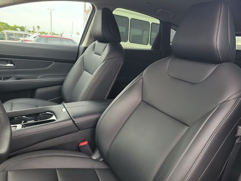 Certified 2025 Nissan Murano SV FWD image 12