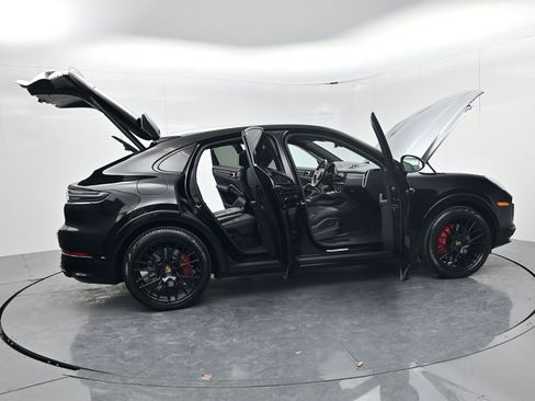 Used 2022 Porsche Cayenne GTS image 77