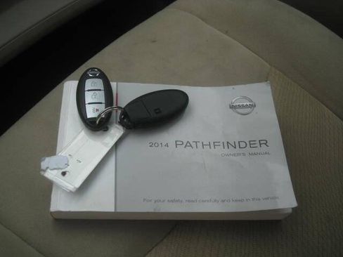 Used 2014 Nissan Pathfinder S AWD/4WD image 27