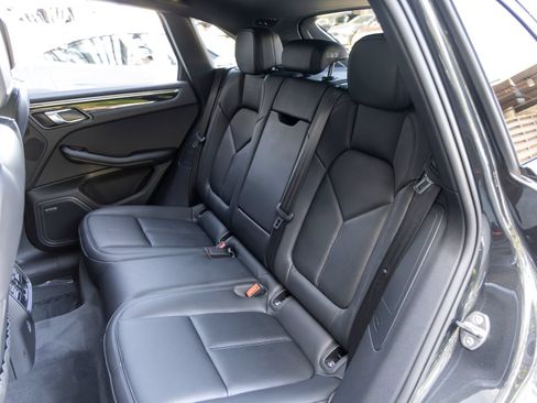 Certified 2026 Porsche Macan AWD/4WD image 52