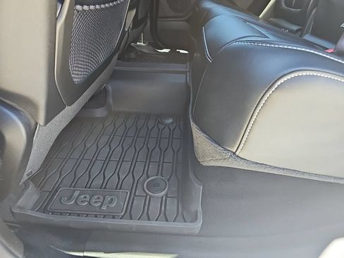 Certified 2025 Jeep Grand Cherokee Limited AWD/4WD image 17