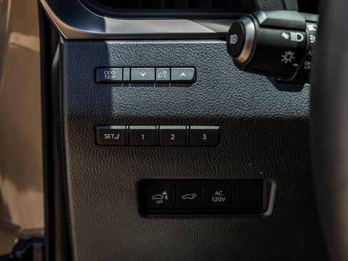 Used 2024 Lexus GX 550 AWD/4WD image 15