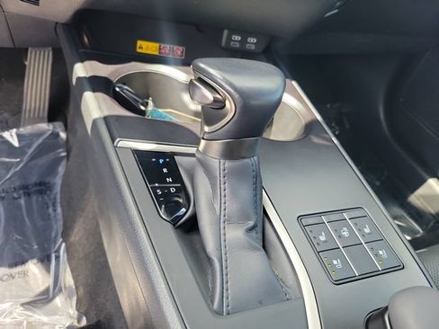Used 2024 Lexus UX 250h FWD w/ Premium Package image 32