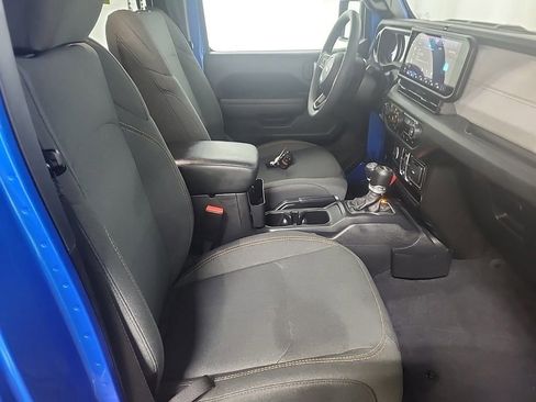 Used 2024 Jeep Wrangler Unlimited w/ Convenience Group AWD/4WD image 9