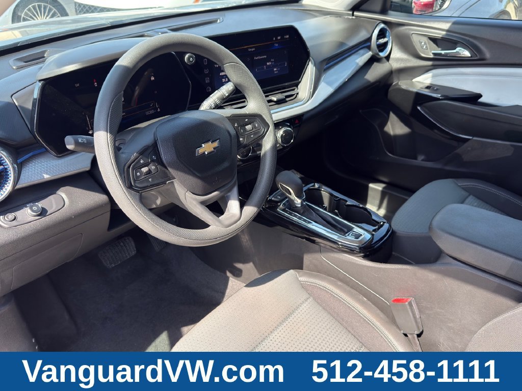 Used 2026 Chevrolet Trax LT FWD image 8