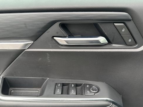 Used 2025 GMC Acadia Elevation image 11