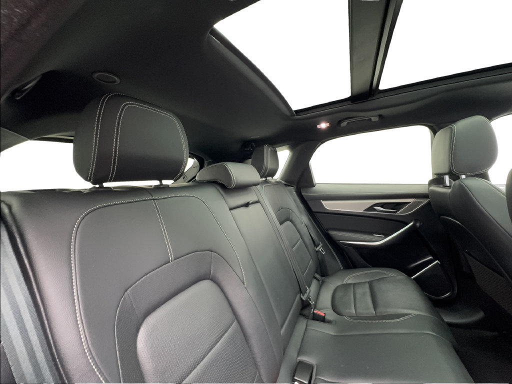 Used 2024 Jaguar F-PACE R-Dynamic S AWD/4WD image 32