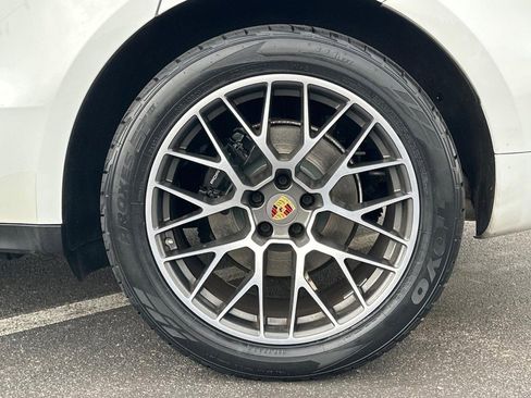 Used 2018 Porsche Macan Sport Edition image 9