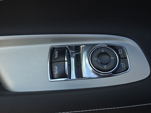 Used 2025 Chevrolet Corvette Stingray Coupe w/ Z51 Performance Package RWD image 26