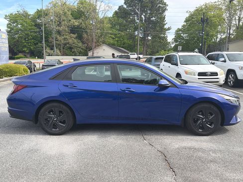Used 2023 Hyundai Elantra SEL image 4