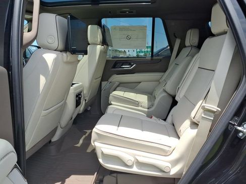 New 2026 GMC Yukon Denali w/ Denali Reserve Package AWD/4WD image 14