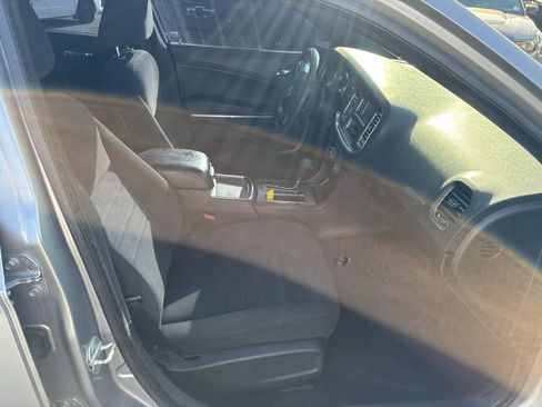 Used 2014 Dodge Charger SE RWD image 21