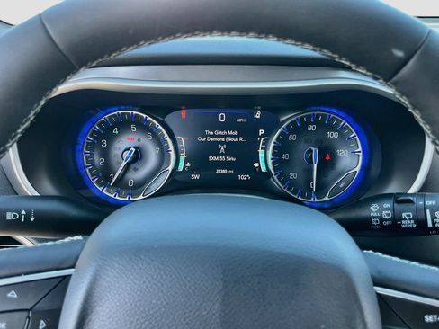 Used 2026 Chrysler Pacifica Select FWD image 12