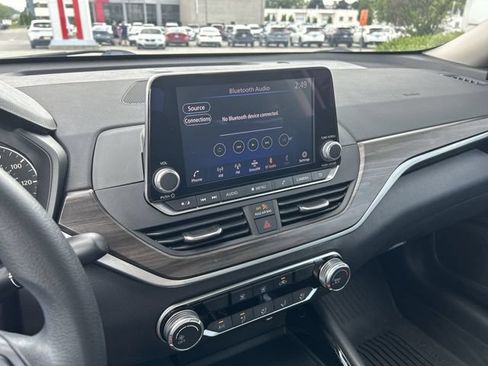 Certified 2023 Nissan Altima 2.5 SV FWD image 20