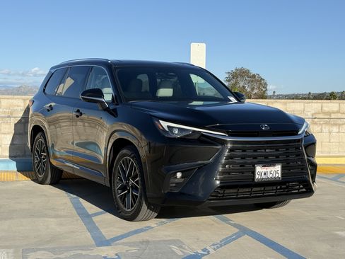 Used 2024 Lexus TX 350 FWD image 2