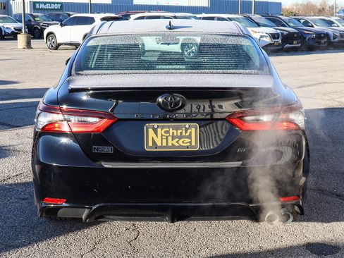 Used 2023 Toyota Camry SE image 5