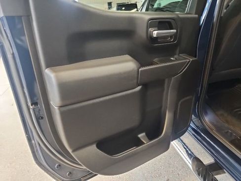 Used 2019 Chevrolet Silverado 1500 Custom Trail Boss w/ Custom Convenience Package AWD/4WD image 16