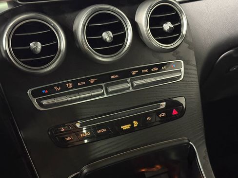 Used 2018 Mercedes-Benz GLC 300 4MATIC image 36