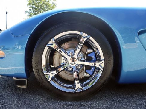 Used 1998 Chevrolet Corvette Coupe w/ Roof Pkg RWD image 70